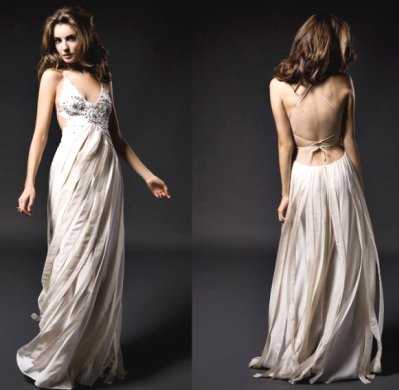 vestidos largos escotados adelante