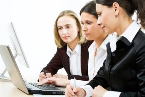 mujeres_oficina