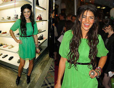 vestido, al igual que con los encajes que veremos más adelante, te recomiendo que la tela sea mate. Mezclar brillo con un color bastante fuerte hará que