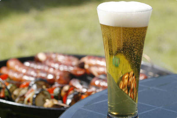 Cerveza helada para acompañar tu parrilla